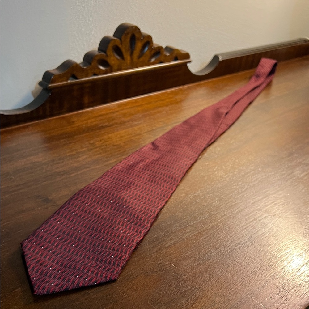 Source Unknown Burgundy and Black Men's Tie